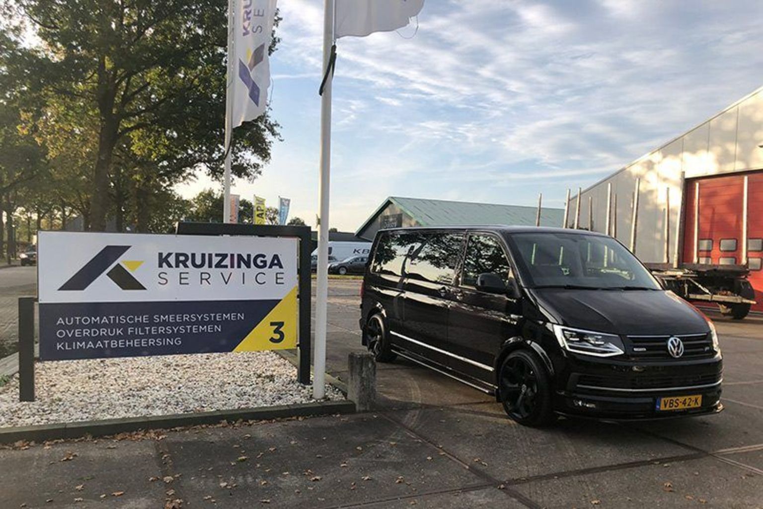 Volkswagen KOMBI voorzien van een uitbreiding op bestaande Webasto waterverwarmingssysteem