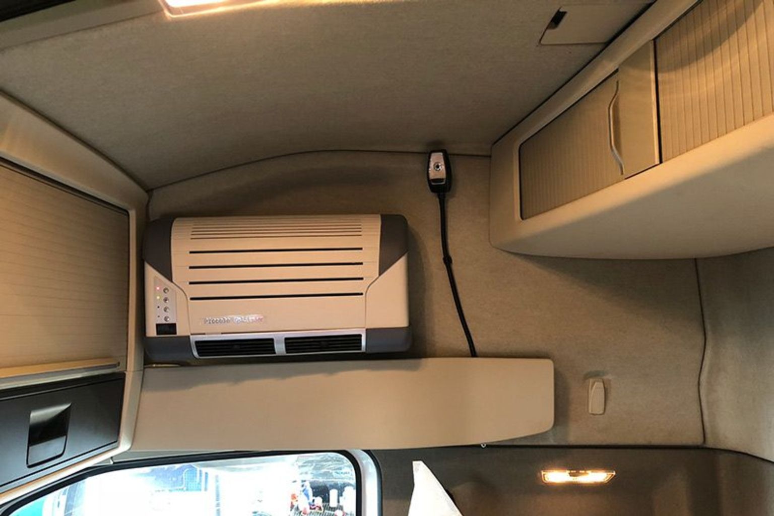 Volvo FH4 voorzien van een Piccolo Splitter standairconditioning